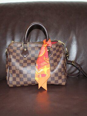 Authentic Louis Vuitton Speedy 25 Monogram - Excellent Condition